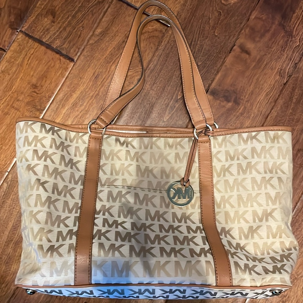 Michael Kors Tote